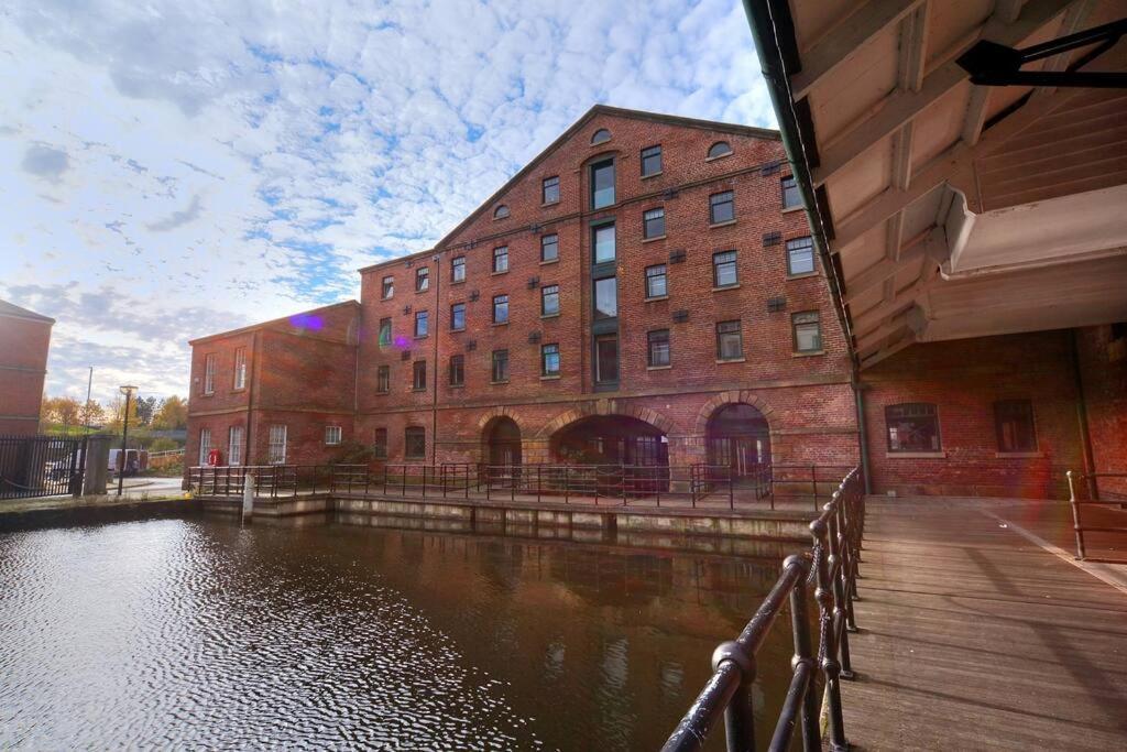 Beautiful 1-Bed Apartment In Grade Listed Warehouse - Victoria Quays, Sheffield City Centre, Free Parking, Pet Friendly, Netflix Exteriér fotografie
