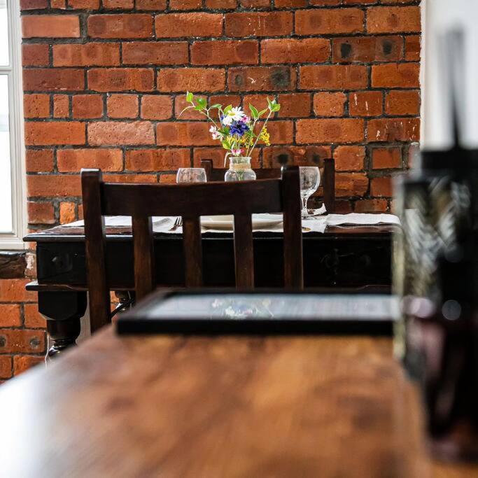 Beautiful 1-Bed Apartment In Grade Listed Warehouse - Victoria Quays, Sheffield City Centre, Free Parking, Pet Friendly, Netflix Exteriér fotografie